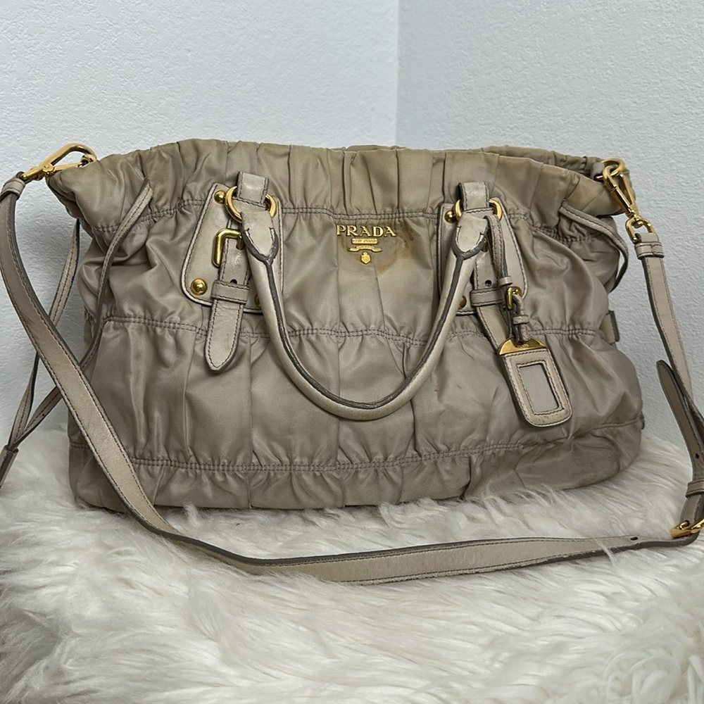 💯 Authentic Prada Beige Tote Nylon Women's Bag🍀 - Picture 15 of 17